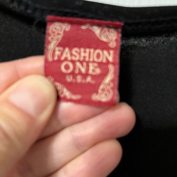 Black Cute Top Decorated with Sequined Scarf - Picture 6 of 6